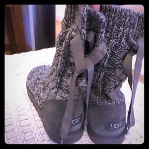 UGG comfy lace back boot, like new!!